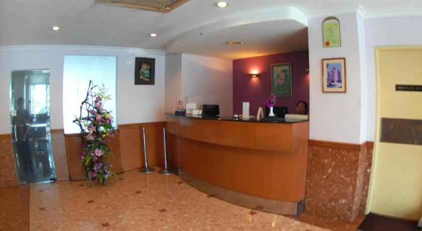 The Orchid Hotel Сибу Екстериор снимка