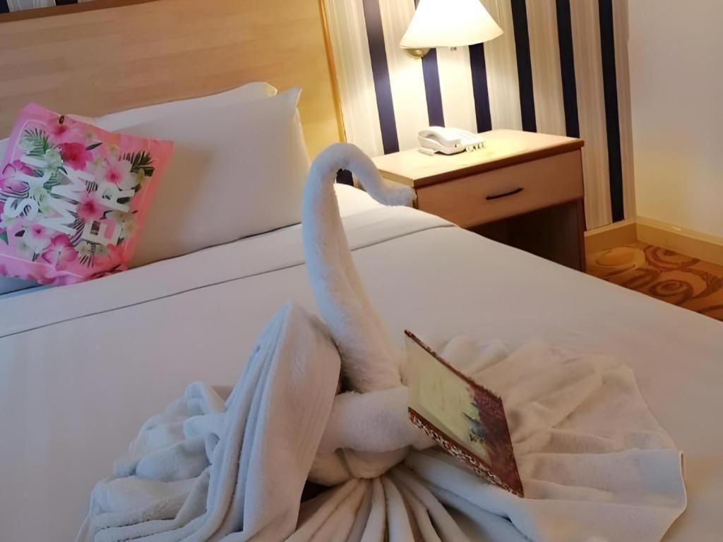 The Orchid Hotel Сибу Екстериор снимка